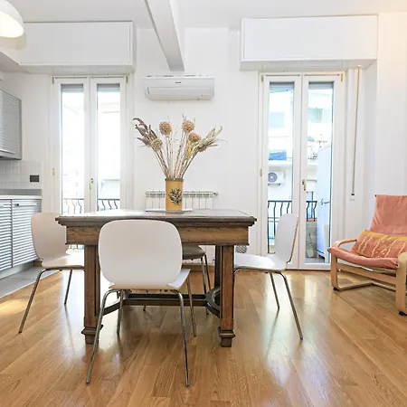 Iflat Rosemary House *